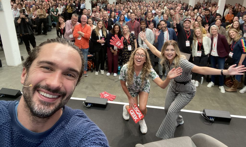 Joe Wicks crowd selfie